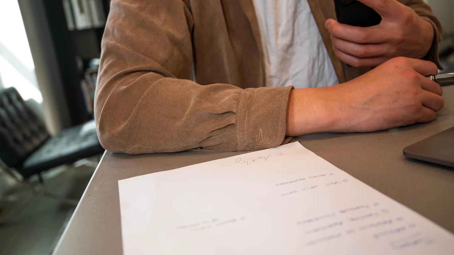 Loi Lemoine assurance emprunteur : documents de contrat et signature pour changer d'assurance de prêt immobilier, économiser sur ses mensualités