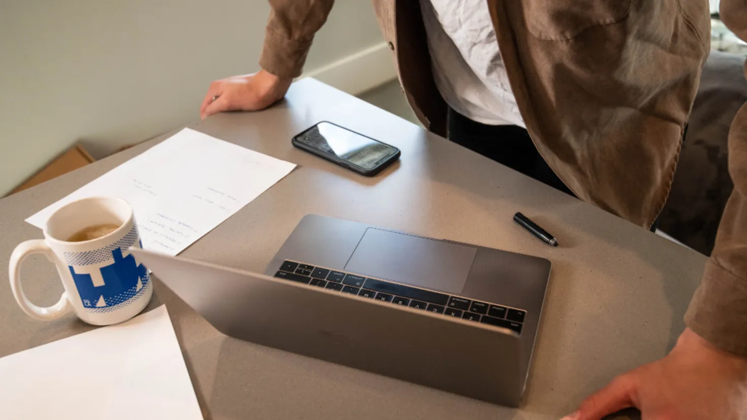 Portage salarial : calcul du salaire net réel sur un TJM de 500 euros face à la micro-entreprise en 2026